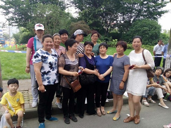 2016年6月15日，江苏省南通市维权人士单利华的案件开庭，各地公民前往法院了声援