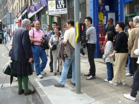 chinese-tourists-in-edinburgh