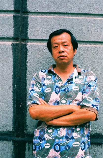1995-1996年间的王小波。张动摄于北京西单
