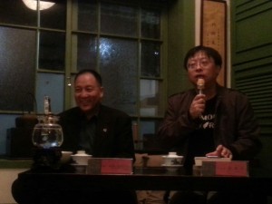 “看见流亡作家”专场系列:“看见达瓦才仁”专场,达瓦才仁与主持人曾建元