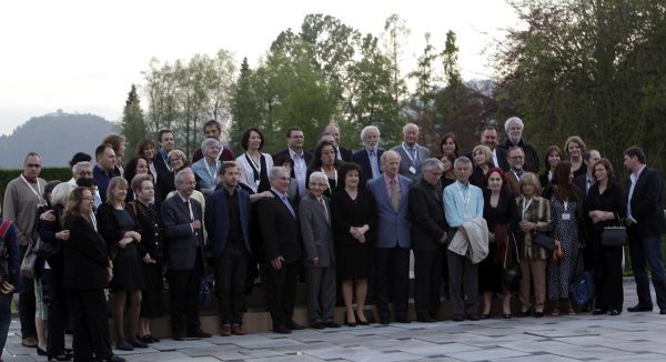 Slovenija, Brdo pri Kranju, 06.05.2015, 06. Maj 2015 Ministrica za kulturo je pripravila sprejem za udelezence PEN Bled. pisatelji,politika, druzba, portret Foto : Srdjan Zivulovic/BOBO