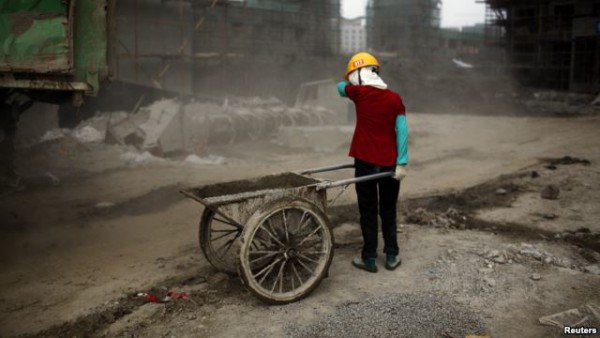 中国上海建筑工地的农民工