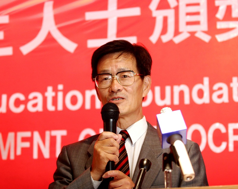 心泊高马，宇观世界——严家祺答姜福祯问 – 独立中文笔会