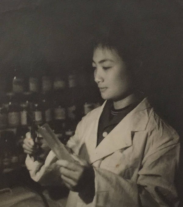 曾琳，1968年于荣县