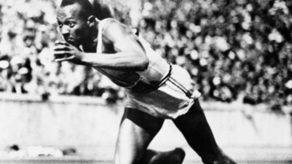 杰西·欧文斯1936年在柏林奥运会