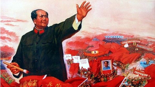 许多中国人也对毛泽东时期持批评态度，认为那个时期导致了大批人死亡。