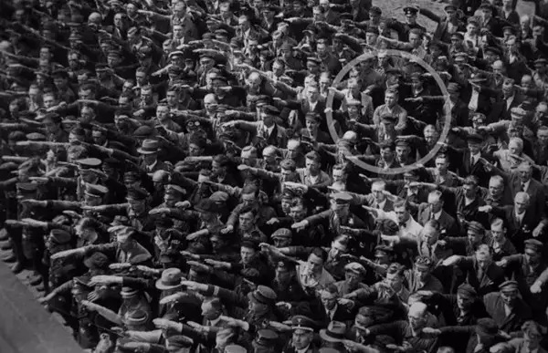 不敬礼的August-Landmesser