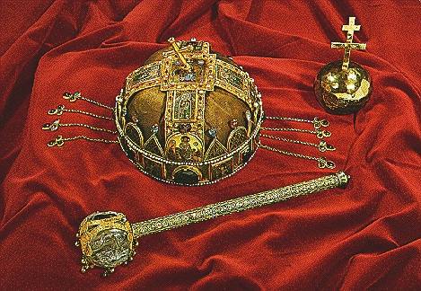 匈牙利伊斯特万国王王冠及权杖