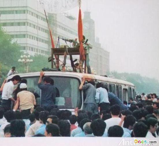 吴仁华：89天安门事件大事记：5月30日 星期二 – 独立中文笔会