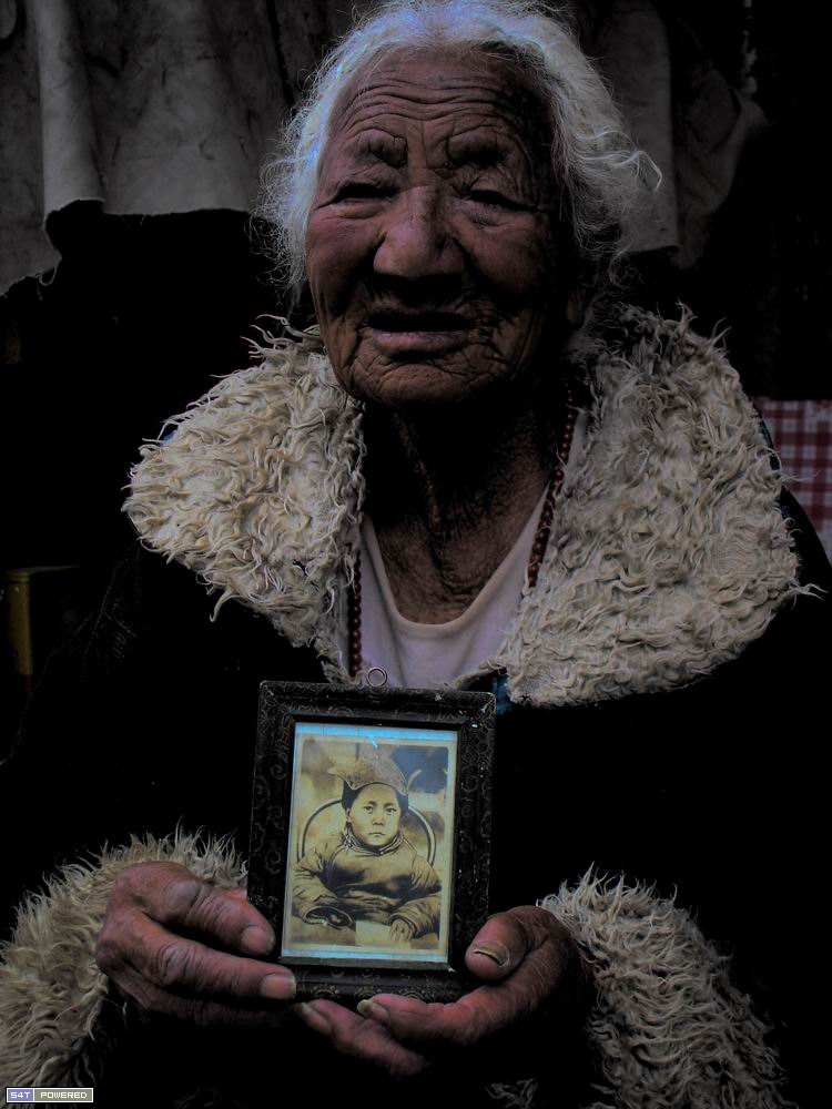 一位西藏老人的最后一张合影