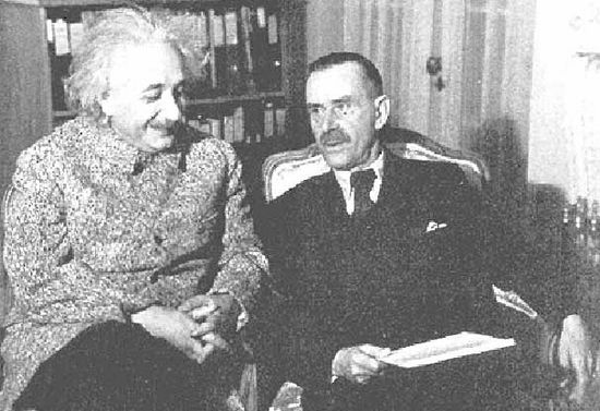 为奥斯茨基获奖而全力奔走的两位德国诺贝尔奖得主爱因斯坦与托马斯曼