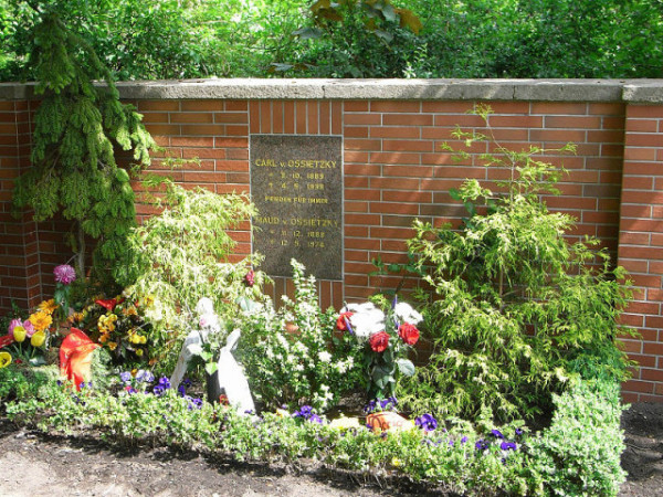 柏林奥斯茨基墓地