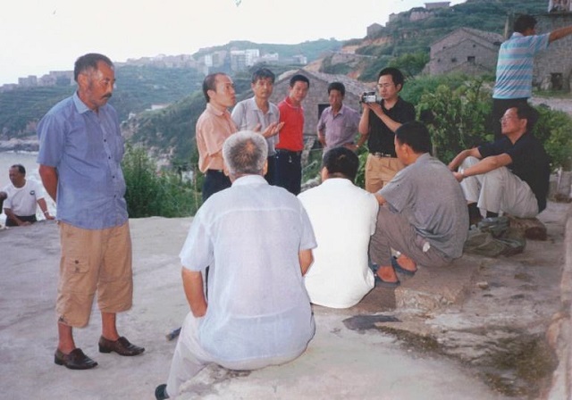 李柏光2006年在浙江温岭与范亚峰、邓焕武、严正学等人为组织农会的村民普法