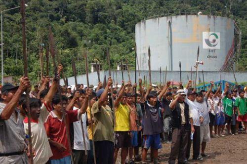 秘鲁土著抗议开采亚马逊雨林能源