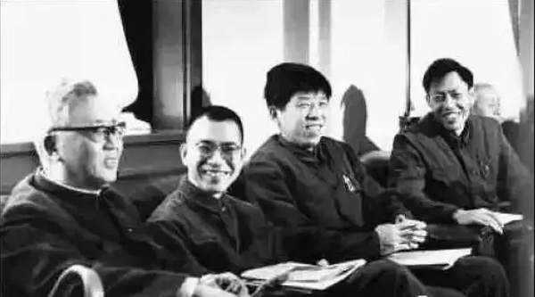 熊庆来的学生，左起为华罗庚、陈景润、杨乐、张广厚