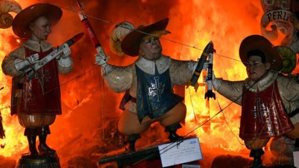 西班牙瓦伦西亚法雅节上的特朗普木偶