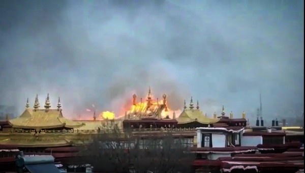 2018年2月17日傍晚，拉萨大昭寺发生火灾