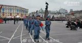 难得君：中国一年级小学生参加海参崴胜利日庆典